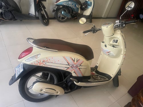 ម៉ូតូលក់