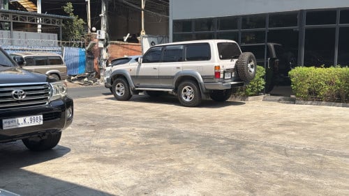 ឡានលក់