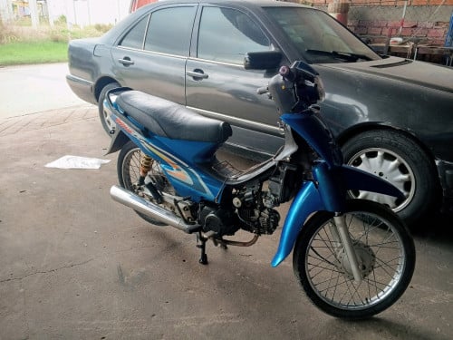 លក់ម៉ូតូអាវីស្វិតវៀតណាម