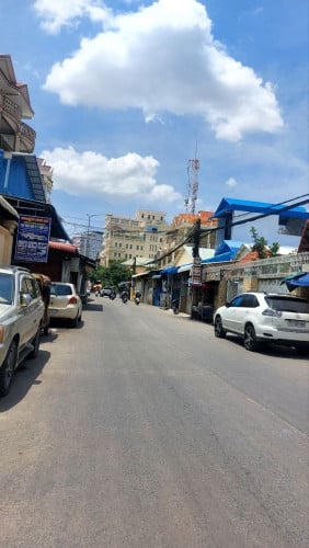 ផ្ទះវីឡាជួល នៅលើផ្លូវធំសាកសមសម្រាប់បើកក្រុមហ៊ុន អង្គការ ឬ ការិយាល័យ