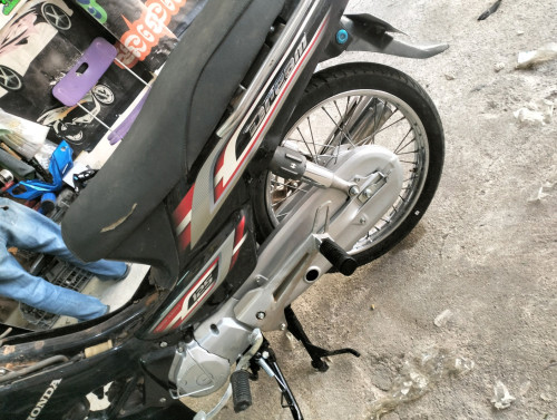 ក010ម៉ាស៊ីនស្ងាត់ល្អមានពន្ធកាកគ្រីត្រឹមត្រូវ។លក670$ទីតាំងភ្នំពេញ 096 384 60 50