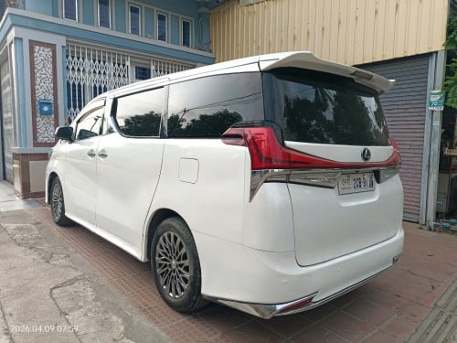 ឡានជិះលក្ខណះគ្រួសារ 015 up LM2021