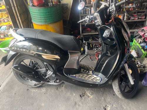 ស្កុបពី021ម៉ូតូស្អាតម៉ាសុីនតាន់សាណុំមិនដែលប៉ះសោមានកាតគ្រីលក់1600$