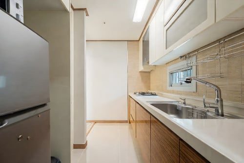 𝐅𝐨𝐫 𝐑𝐞𝐧𝐭: 1-Bedroom Apartment – De Castle Royal BKK1