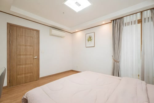 𝐅𝐨𝐫 𝐑𝐞𝐧𝐭: 1-Bedroom Apartment – De Castle Royal BKK1