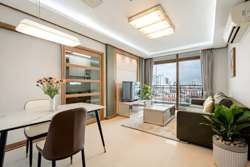 𝐅𝐨𝐫 𝐑𝐞𝐧𝐭: 1-Bedroom Apartment – De Castle Royal BKK1