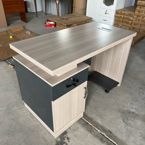 តុការិយាល័យ 140 x 70 x75 &120 x 60 x 75cm