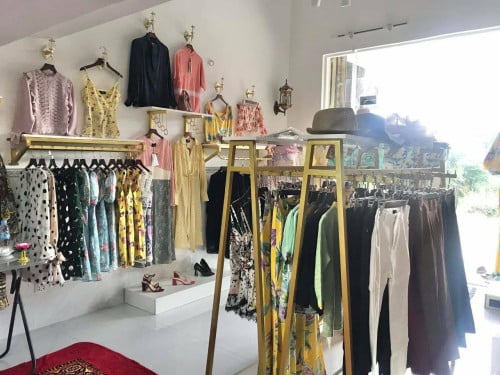 ផ្ទះអាជីវកម្មលក់បន្ទាន់តម្លៃ15500$ផ្ទះ.4*12ម៉ែត