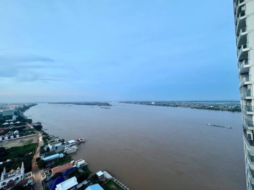 ខុនដូ ប្រភេទ2ជាន់ លក់បន្ទាន់  តម្លៃក្រោមទីផ្សារ