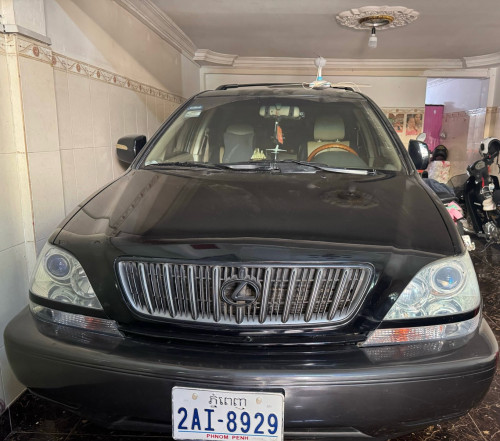 ឡានជិះផ្ទាល់ខ្លួន- ឆ្នាំ 2001 ប៉ុង 2 (9300$)
