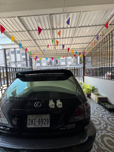 ឡានជិះផ្ទាល់ខ្លួន- ឆ្នាំ 2001 ប៉ុង 2 (9300$)