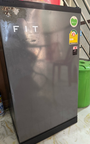 លក់ទូរទឹកកកតូចតម្លៃឡៃឡុង 40$នៅប្រើបានល្អ