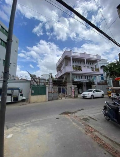 ផ្ទះលក់ នៅទីប្រជុំជន ស្ពានពេទ្យរុស្ស៊ី អ៊ូអរ ផ្ទះរកសុី (500,000$)