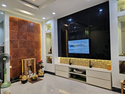 វីឡាកូនកាត់ បុរីមង្គលភ្នំពេញ (ម្ចាស់) ជួលបានមួយខែ (700$)