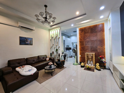 វីឡាកូនកាត់ បុរីមង្គលភ្នំពេញ (ម្ចាស់) ជួលបានមួយខែ (700$)