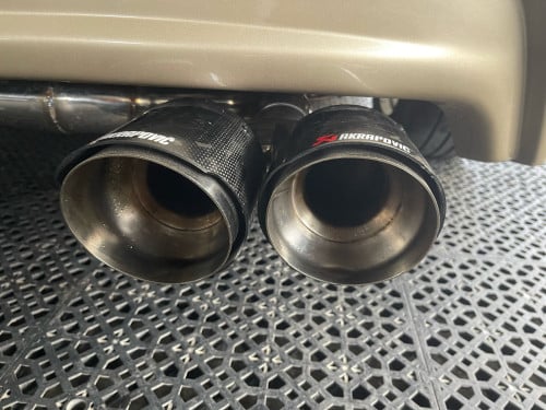 កន្ទុយសុីមាំង Akrapovic 63-114mm