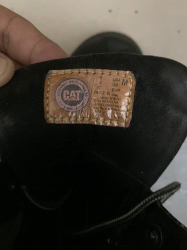 ស្បែកជើង Caterpillar (CAT)