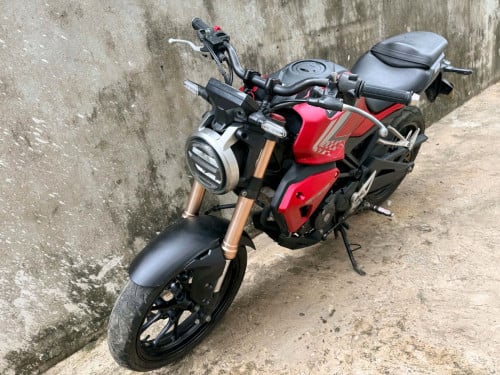 ចង់លក់ម៉ូតូCBឆ្នាំ2020ក្រុមហ៊ុនខ្ញុំប្រើផ្ទាល់