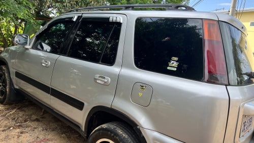 ឡានលក់CRV98ឡានស្អាតអ្នកប្រើលក់ផ្ទាល់
