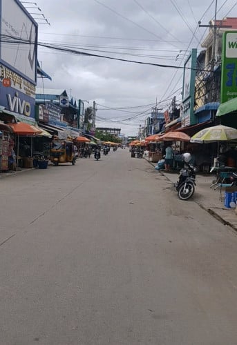 ផ្ទះល្វែងបែបអាជីវកម្មE0E1