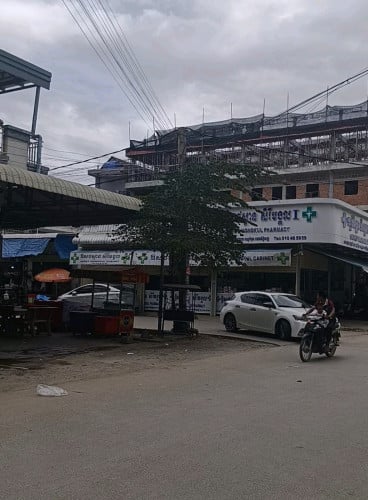 ផ្ទះល្វែងបែបអាជីវកម្មE0E1