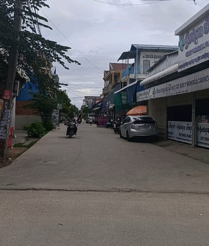 ផ្ទះល្វែងបែបអាជីវកម្មE0E1