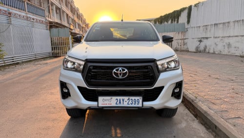 ទើបកាត់បានក្តៅៗ Hilux Rally 019  4X4 ហ្សុីន១ជុំ