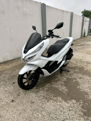 ម៉ូតូលក់ Honda pcx  ឆ្នាំ 2018