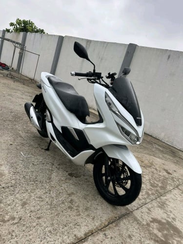 ម៉ូតូលក់ Honda pcx  ឆ្នាំ 2018