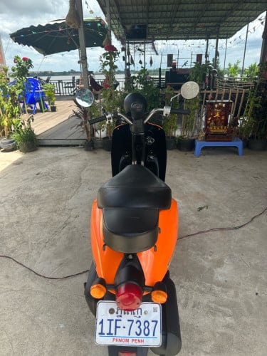 ចង់លក់ម៉ូតូ Honda today នៅស្អាតម៉ាសុីននៅអេមណាស់