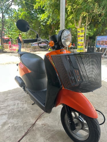ចង់លក់ម៉ូតូ Honda today នៅស្អាតម៉ាសុីននៅអេមណាស់