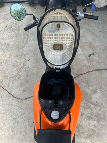 ចង់លក់ម៉ូតូ Honda today នៅស្អាតម៉ាសុីននៅអេមណាស់