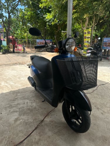 ចង់លក់ម៉ូតូ Honda today នៅស្អាតម៉ាសុីននៅអេមណាស់