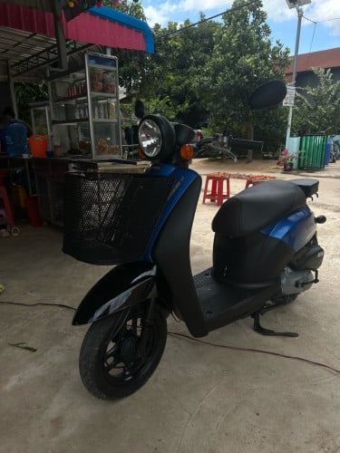 ចង់លក់ម៉ូតូ Honda today នៅស្អាតម៉ាសុីននៅអេមណាស់