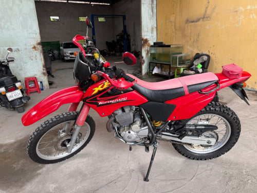 លក់ Honda XR 2003 កំលាំង 250cc សុំណុំហ្សិនឃ្លាំង កង់ថ្មី ផ្លាក់លេខខ្ពស់ អត់បុកប៉ះ
