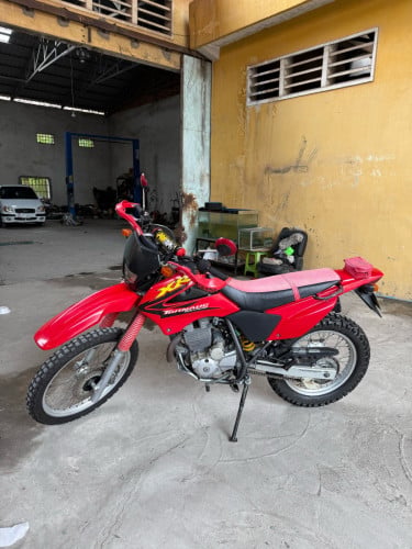 លក់ Honda XR 2003 កំលាំង 250cc សុំណុំហ្សិនឃ្លាំង កង់ថ្មី ផ្លាក់លេខខ្ពស់ អត់បុកប៉ះ