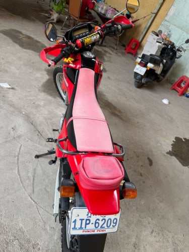លក់ Honda XR 2003 កំលាំង 250cc សុំណុំហ្សិនឃ្លាំង កង់ថ្មី ផ្លាក់លេខខ្ពស់ អត់បុកប៉ះ