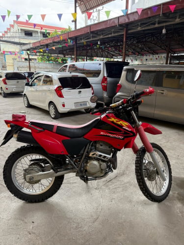 លក់ Honda XR 2003 កំលាំង 250cc សុំណុំហ្សិនឃ្លាំង កង់ថ្មី ផ្លាក់លេខខ្ពស់ អត់បុកប៉ះ