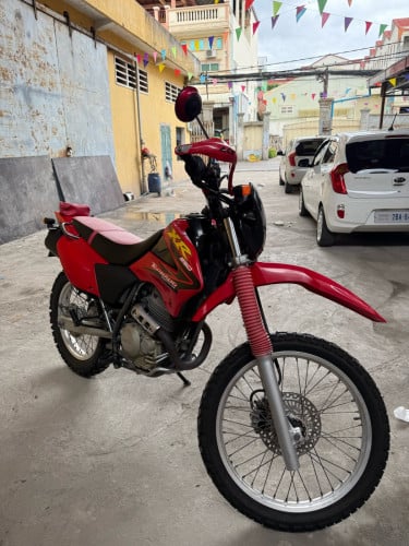 លក់ Honda XR 2003 កំលាំង 250cc សុំណុំហ្សិនឃ្លាំង កង់ថ្មី ផ្លាក់លេខខ្ពស់ អត់បុកប៉ះ