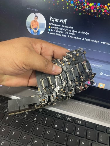 គូទសាក iPhone ហ្សុីនម៉ាស៊ីន តម្លៃល្អ!