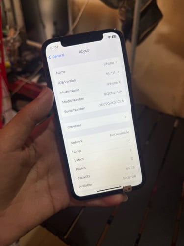 លក់iPhone X នៅប្រើអេម