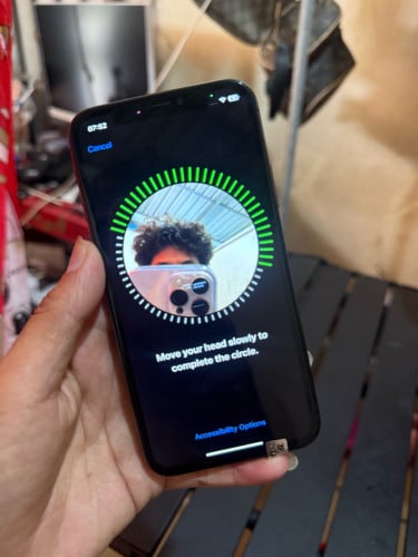 លក់iPhone X នៅប្រើអេម