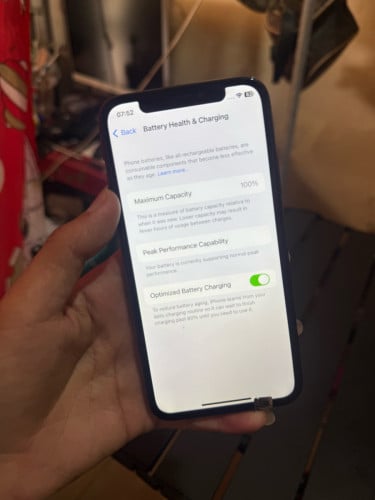 លក់iPhone X នៅប្រើអេម