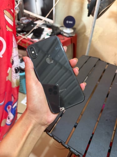 លក់iPhone X នៅប្រើអេម