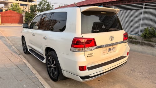 ទើបកាត់បានក្តៅ Land Cruiser V6 010 up 021 Arab