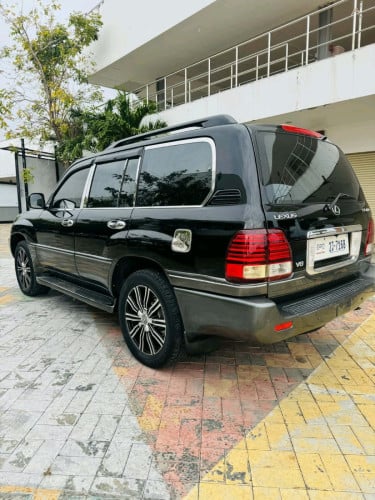 លក់ Lexus LX470 ឆ្នាំ03 ធានាឡានស្អាតអត់បុកអត់ប៉ះម៉ាស៊ីនប្រអប់លេខបូមឡើងចុះដំណើរការល្អ