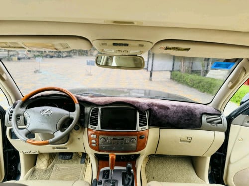 លក់ Lexus LX470 ឆ្នាំ03 ធានាឡានស្អាតអត់បុកអត់ប៉ះម៉ាស៊ីនប្រអប់លេខបូមឡើងចុះដំណើរការល្អ