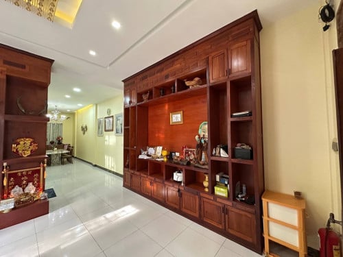 វីឡាកូនកាត់សំរាប់ជួលនៅបុរី សម្បិត្តមានហេង/ Link Villa rent in Borey Sambath Mean Heng Chba ompov