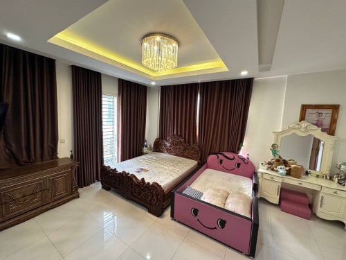 វីឡាកូនកាត់សំរាប់ជួលនៅបុរី សម្បិត្តមានហេង/ Link Villa rent in Borey Sambath Mean Heng Chba ompov