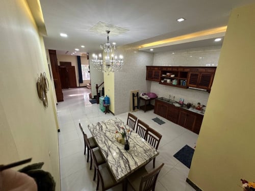 វីឡាកូនកាត់សំរាប់ជួលនៅបុរី សម្បិត្តមានហេង/ Link Villa rent in Borey Sambath Mean Heng Chba ompov